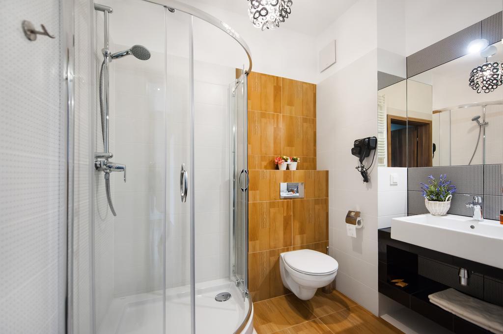 Butas Prestige Wola Kolejowa Warsaw