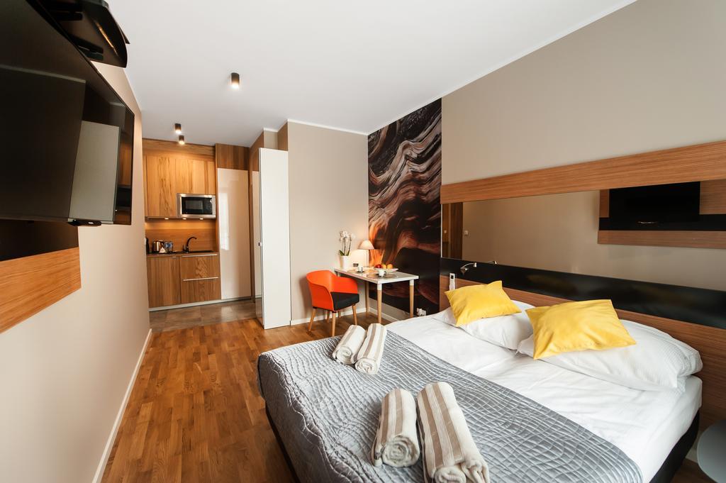 Prestige Wola Kolejowa Butas Warsaw